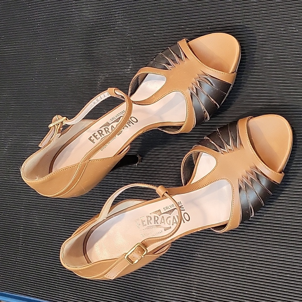 Salvatore Ferragamo Size 6.5 Heels